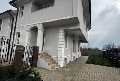 Casă cu 4 camere în Central - 8