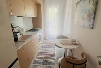 Apartament cu 3 camere decomandat în Roșu