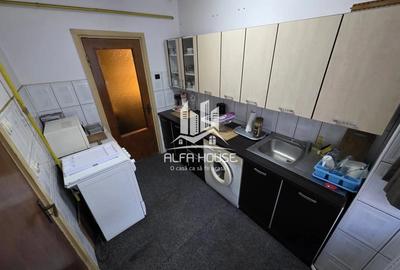 Apartament cu 3 camere semidecomandat în Micro II - 8