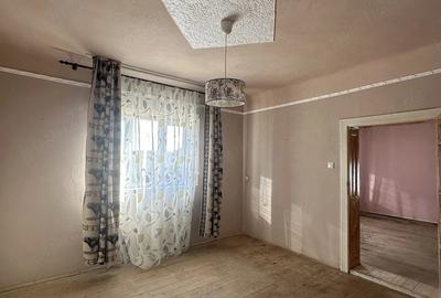 Casă cu 5 camere cu Teren 3200 Mp în Felcheriu