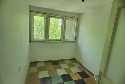 Casă cu 7 camere decomandat cu Teren 117 Mp în Ultracentral