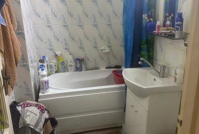Apartament cu 2 camere semidecomandat în Micro 9