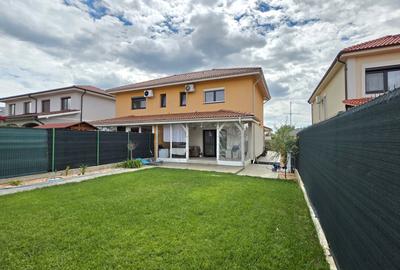 Duplex cu 4 camere cu Canalizare în Dumbrăvița