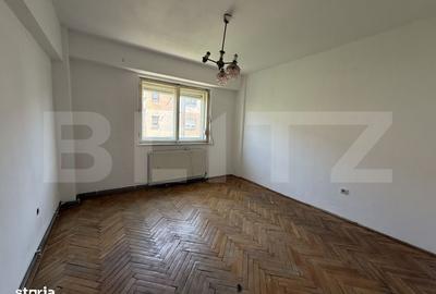 Apartament cu 3 camere decomandat în Micro 16