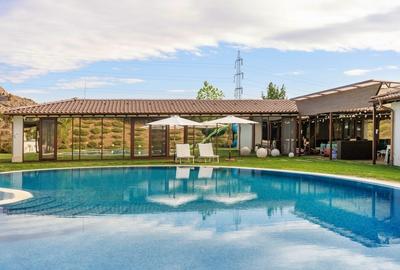 Casă individuală cu 8 camere cu Piscina în Exterior Sud - 1
