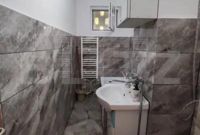 Apartament cu 3 camere semidecomandat în Micro 15