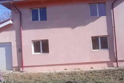 Casă cu 5 camere cu Teren 1000 Mp în Central