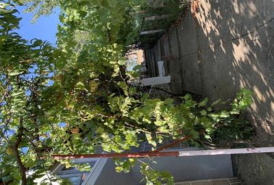 Casă cu Teren 1700 Mp în Central - 1