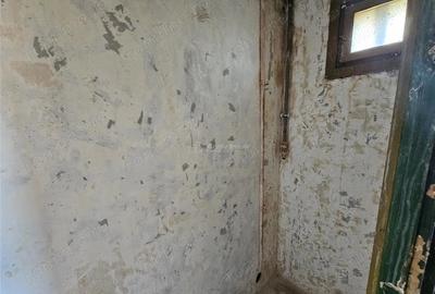 Apartament cu 2 camere semidecomandat în Micro I - 8