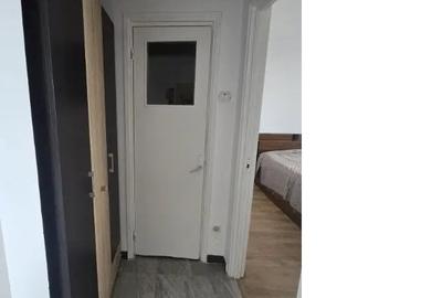 Apartament cu 2 camere semidecomandat în Giurgiului