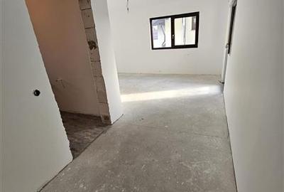 Casă cu 7 camere cu Teren 300 Mp în Nord-Est - 13