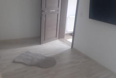 Casă cu 4 camere cu Teren 428 Mp în Breazu - 2