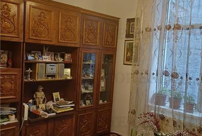 Apartament cu 3 camere semidecomandat în Gara de Nord