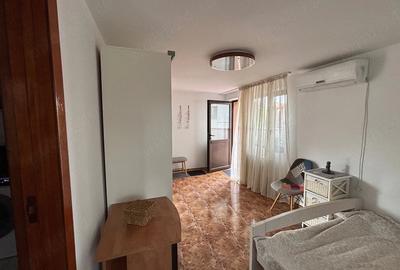 Garsonieră decomandată în Muncii