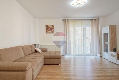 Apartament cu 3 camere decomandat în Tractorul