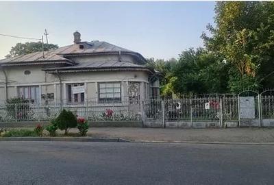 Casă cu Teren 600 Mp în Central