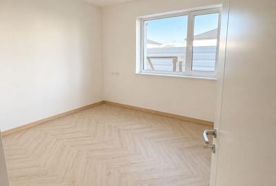 Casă cu 4 camere cu Teren 378 Mp în Păulești