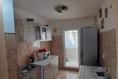 Apartament cu 2 camere decomandat, mobilat în Mircea cel Bătrân