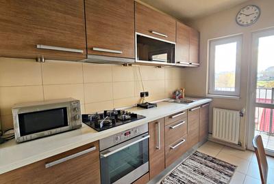 Apartament cu 3 camere, mobilat în Centrul Civic
