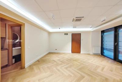 Spațiu comercial, de 32 mp, în P-ța Universității