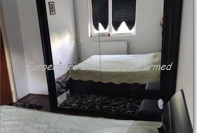 Apartament cu 3 camere semidecomandat în Abator