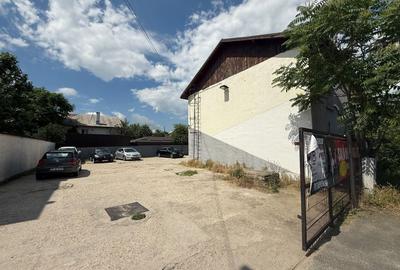 Spațiu comercial, de 300 mp, în Central - 4