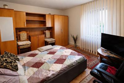 Apartament cu 2 camere semidecomandat în Calea Severinului