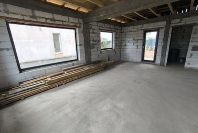 Casă cu 3 camere în Agigea