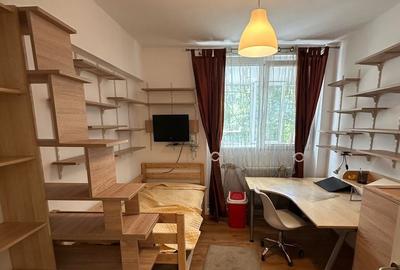 Apartament cu 3 camere decomandat în Titan