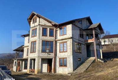 Casă cu 4 camere cu Teren 7100 Mp în Salva - 13