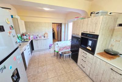Casă cu 7 camere cu Canalizare în Crângași - 30