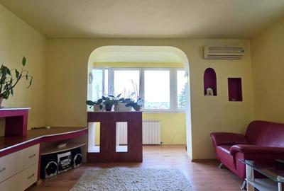 Apartament cu 3 camere decomandat în Cantemir - 3