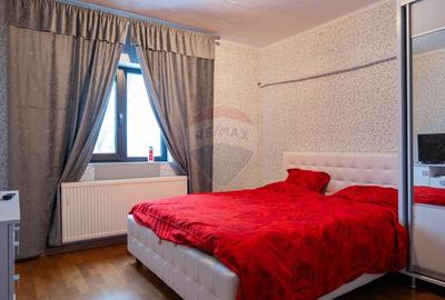 Casă cu 11 camere cu Piscina în Bâcu - 25