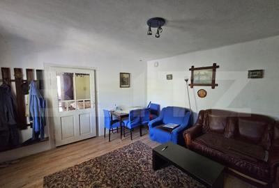 Casă cu 5 camere cu Teren 1249 Mp în Laz (Săsciori)