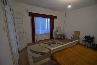 Casă cu 2 camere cu Teren 1833 Mp în Igriș