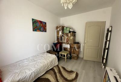 Apartament cu 3 camere semidecomandat, mobilat în Florești - 8