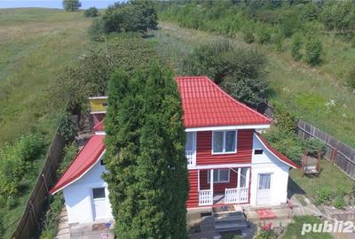 Casă cu 6 camere cu Teren 3600 Mp în Dărmănești - 3