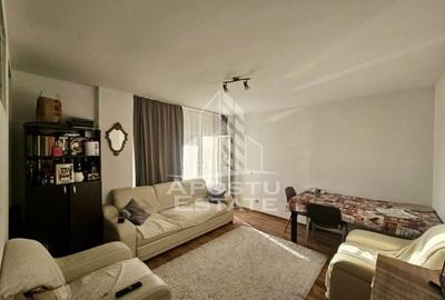 Apartament cu 2 camere decomandat, mobilat în Soarelui