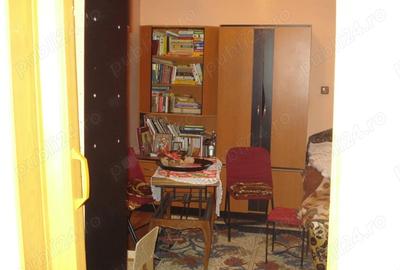 Apartament cu 3 camere decomandat în Sinaia - 2