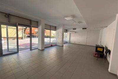Spațiu comercial, de 63 mp, în Dâmbovița