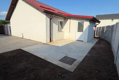 Casă cu Teren 358 Mp în Bâcu - 2