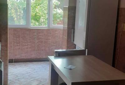 Apartament cu 2 camere decomandat în Tolstoi