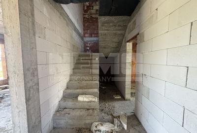 Duplex cu 4 camere cu Canalizare în Central - 10