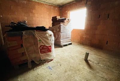 Casă cu 4 camere cu Teren 300 Mp în Sânmartin