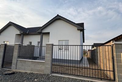 Duplex cu 3 camere cu Canalizare în Moșnița Nouă - 3