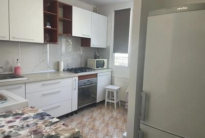 Apartament cu 2 camere decomandat în Păcii