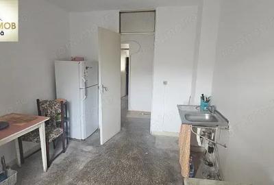 Apartament cu 3 camere decomandat în Luncă