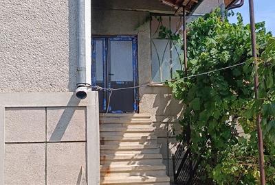 Casă cu 3 camere în Jidoștița - 1