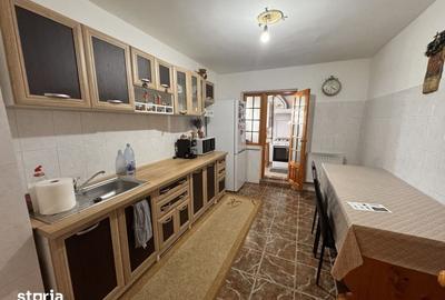 Apartament cu 3 camere decomandat în Craiovița Nouă - 13