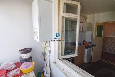 Apartament cu 3 camere semidecomandat în Dărmănești